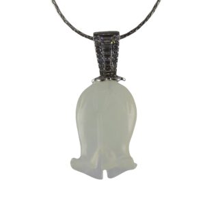 银色宽V形吊环铃兰花吊坠