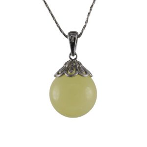 银色花瓣形底座大珠子吊坠