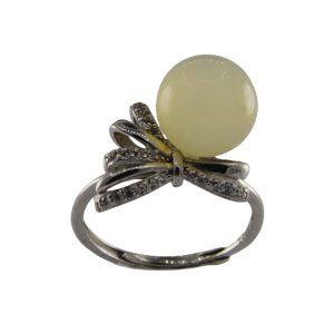 银色蝴蝶结形珠子戒指