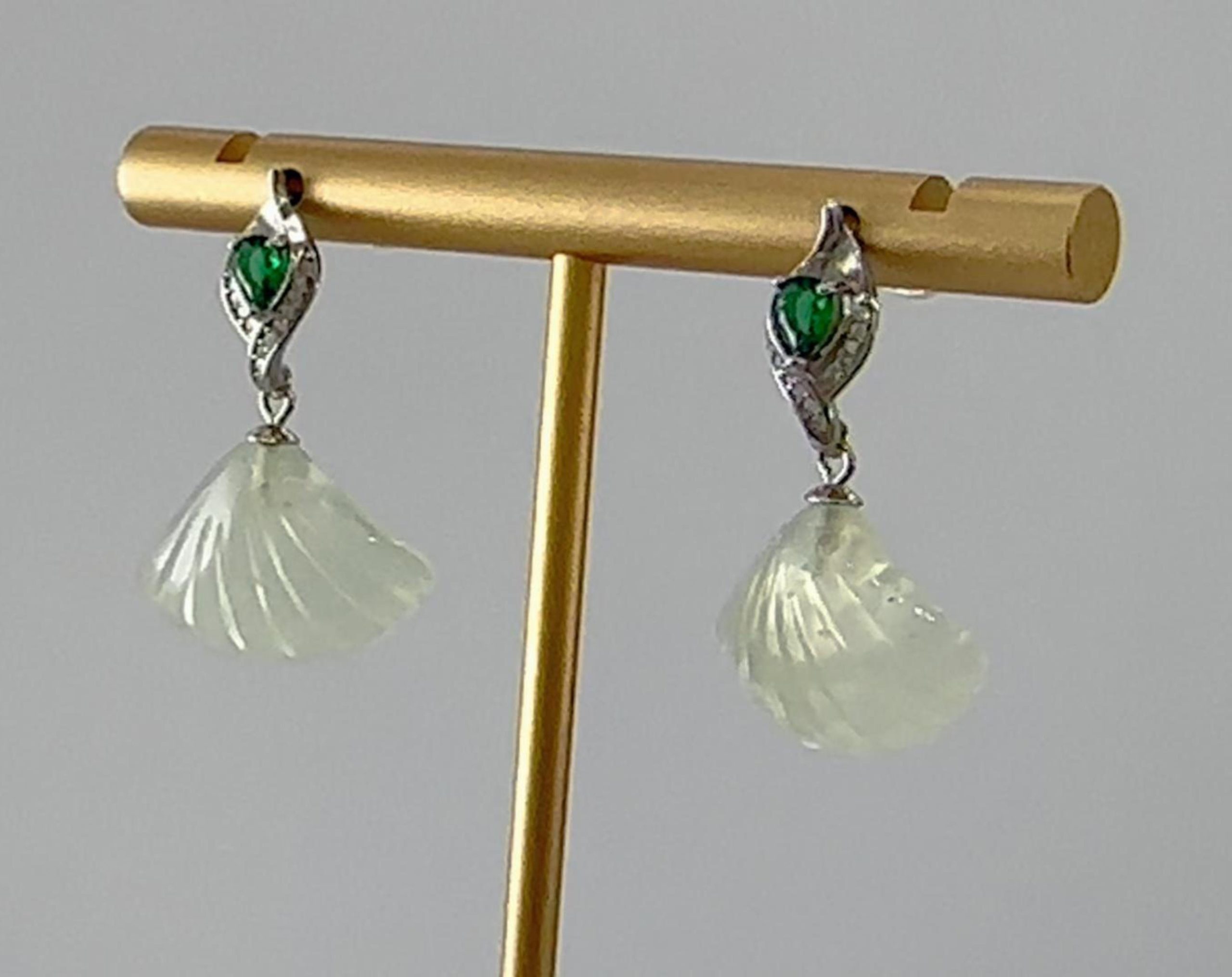 金色花苞形贝壳耳钉 - 图片 3