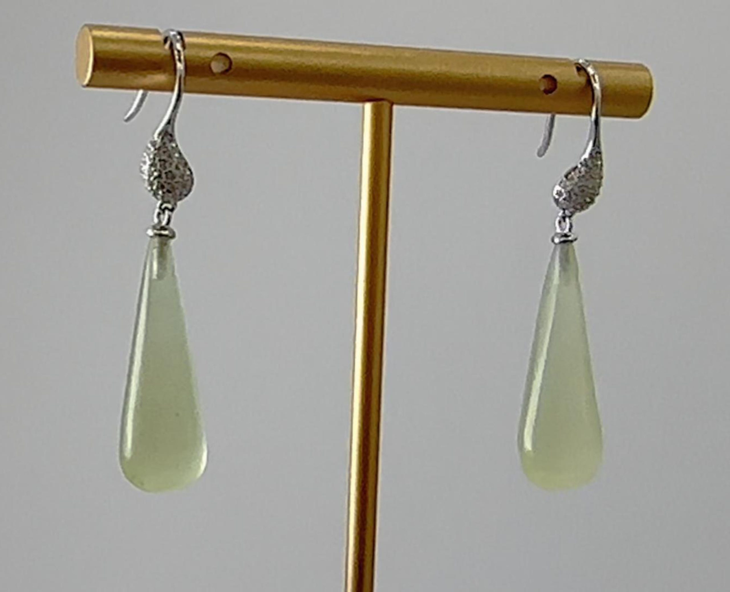 银色水滴形锥形水滴耳钩 - 图片 4