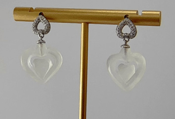 银色桃心形桃心耳钉 - 图片 4