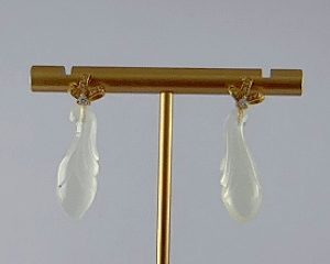 金色三股花冠形玉兰花耳钉