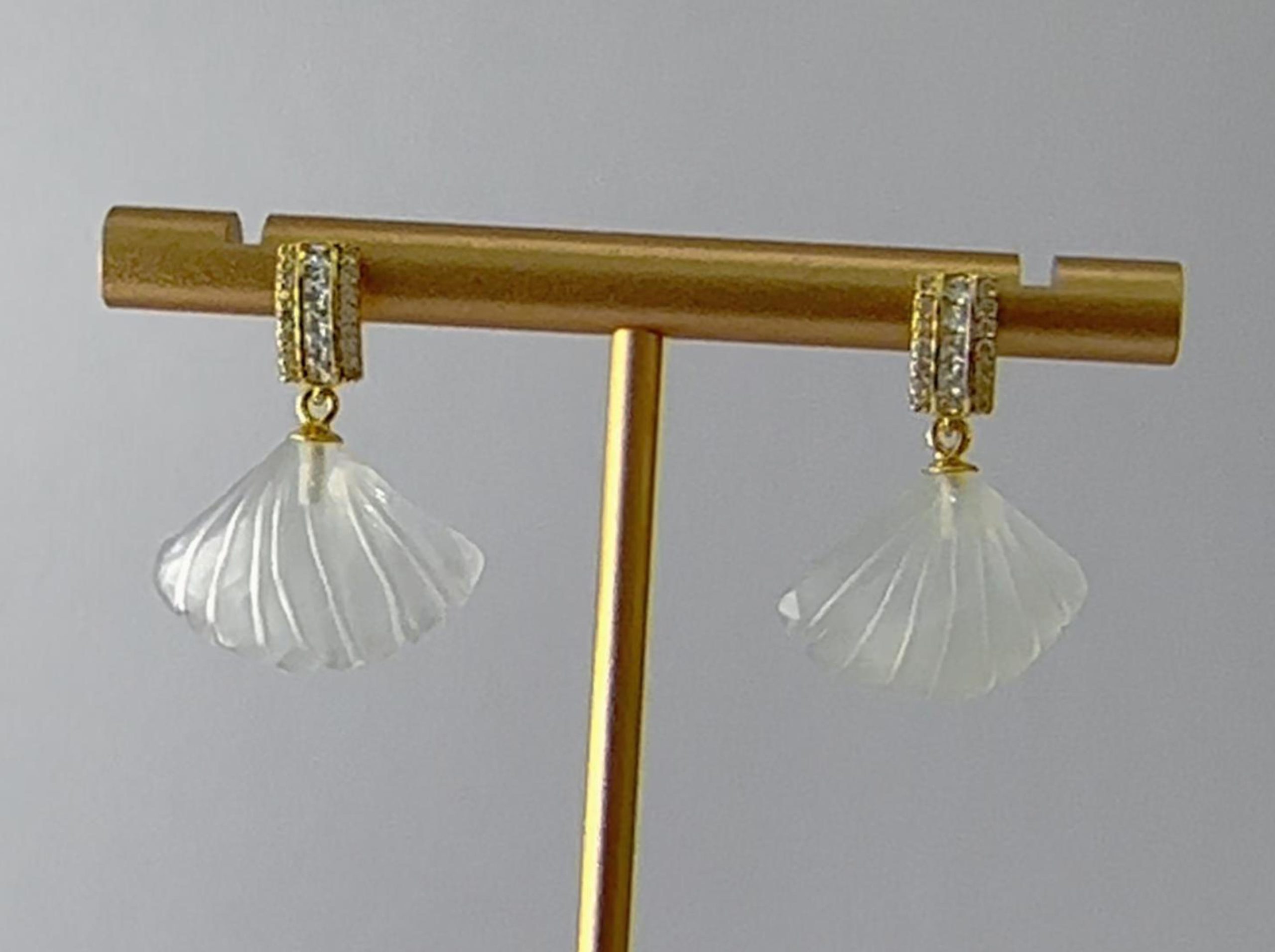 金色长方形贝壳耳钉 - 图片 3