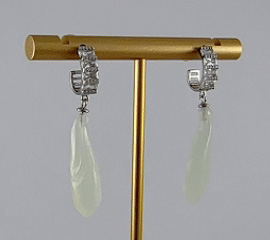 银色C形玉兰花耳钉 - 图片 3