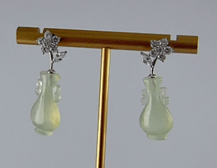 银色花朵形如意瓶耳钉 - 图片 3