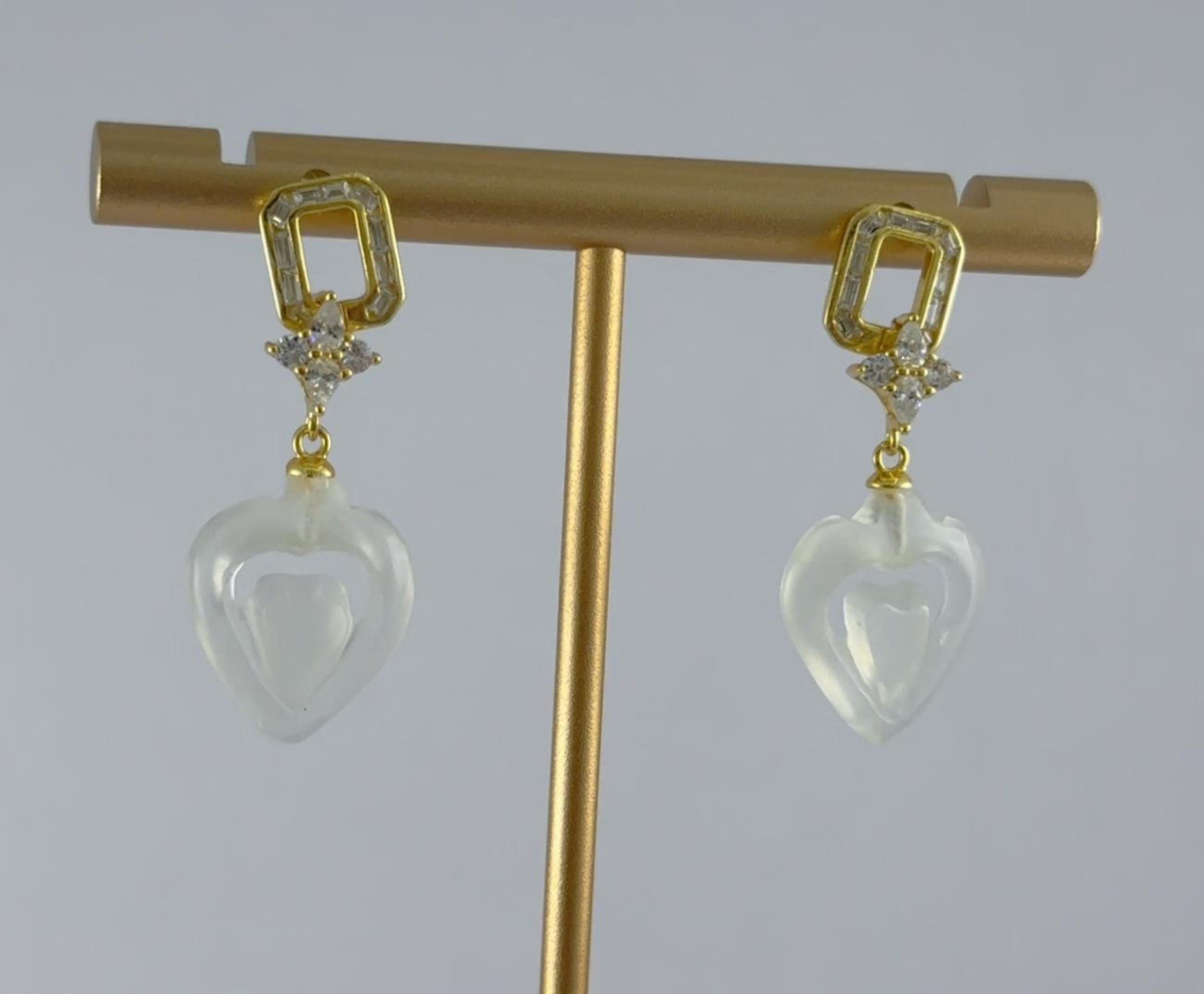 金色方形环桃心耳钉 - 图片 4