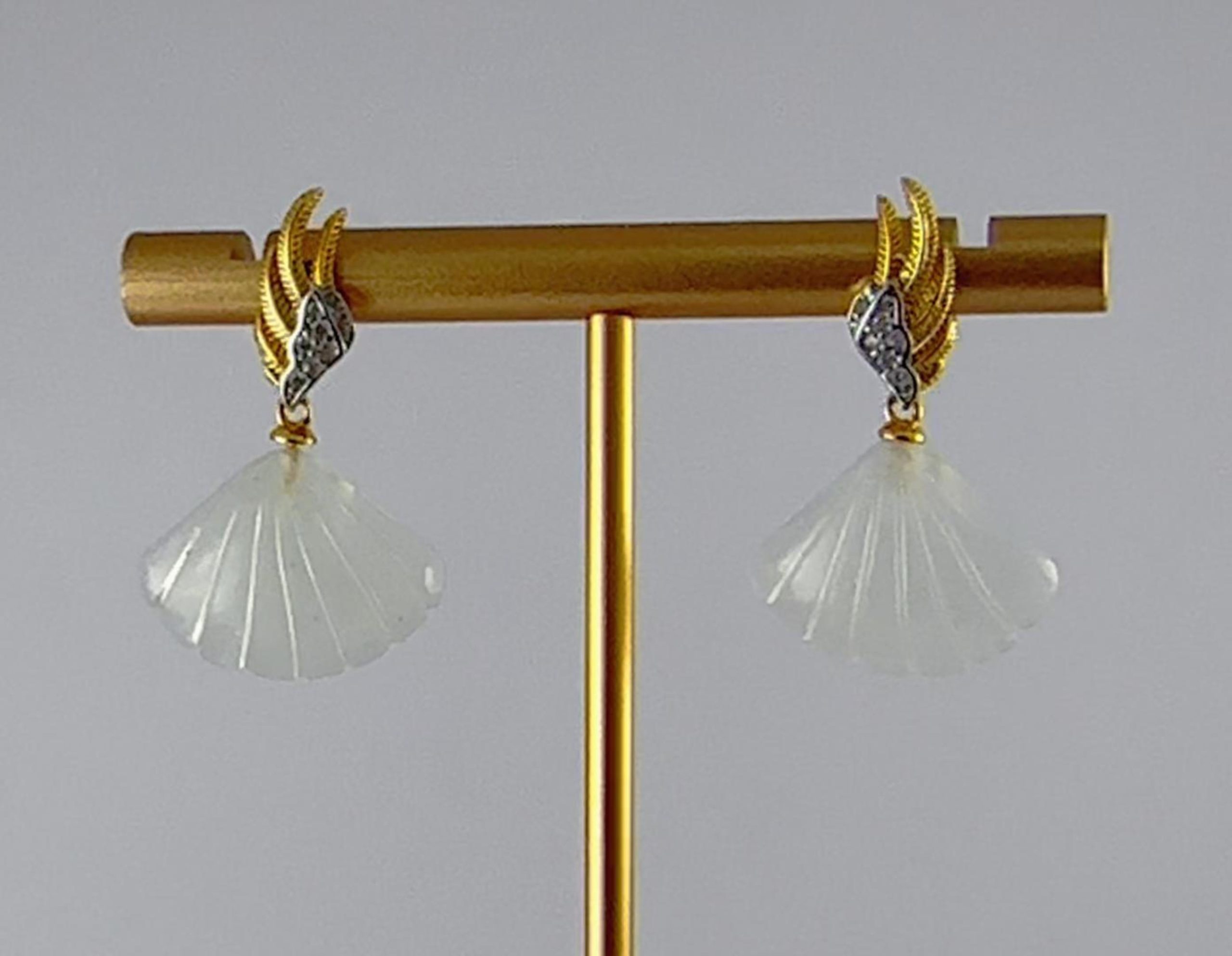 金色凤羽形贝壳耳钉 - 图片 4