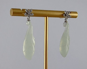 银色花朵形玉兰花耳钉 - 图片 4