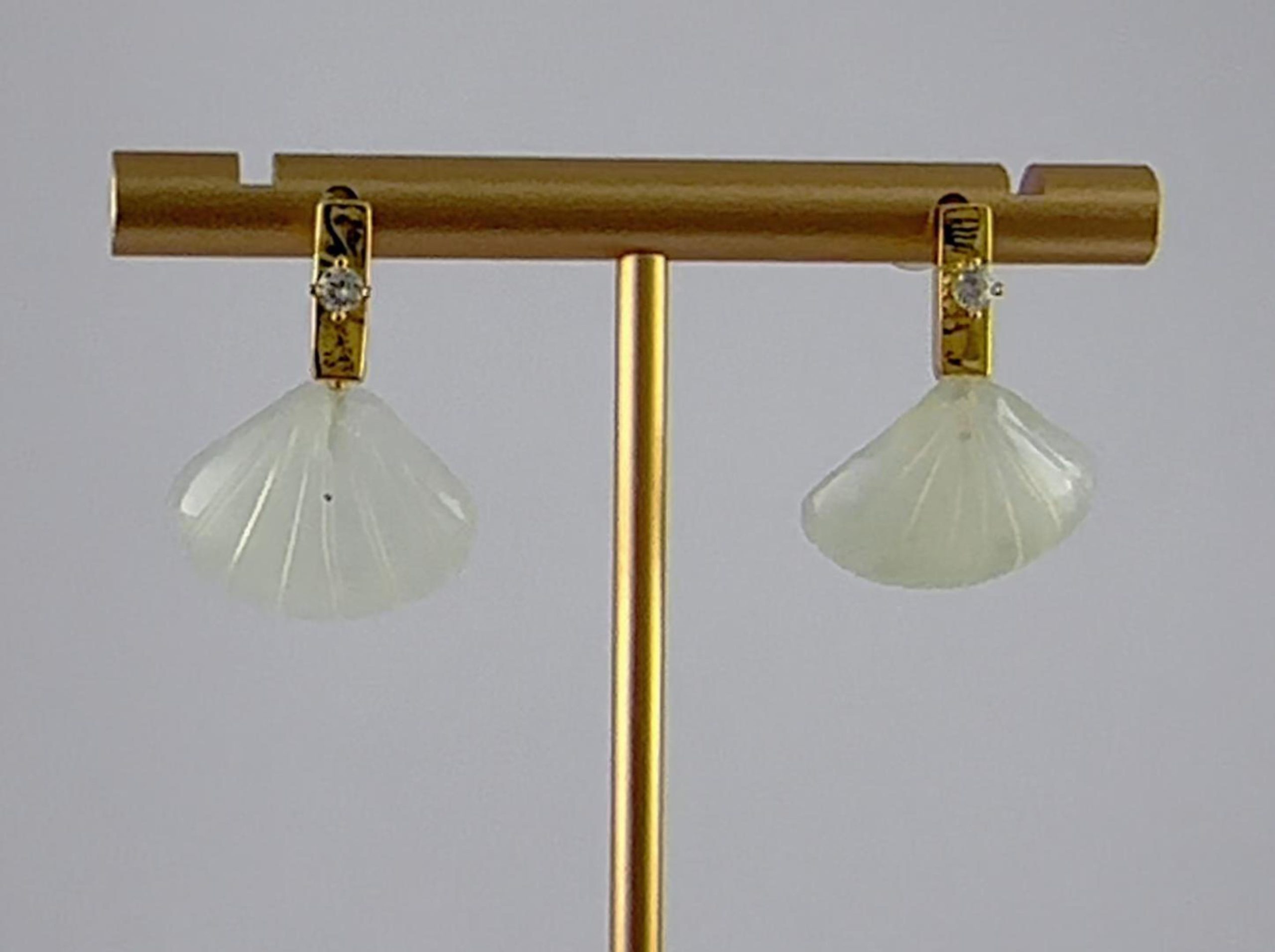 金色长方形贝壳耳钉 - 图片 4