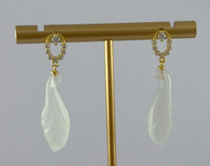 金色银圈形玉兰花耳钉 - 图片 3