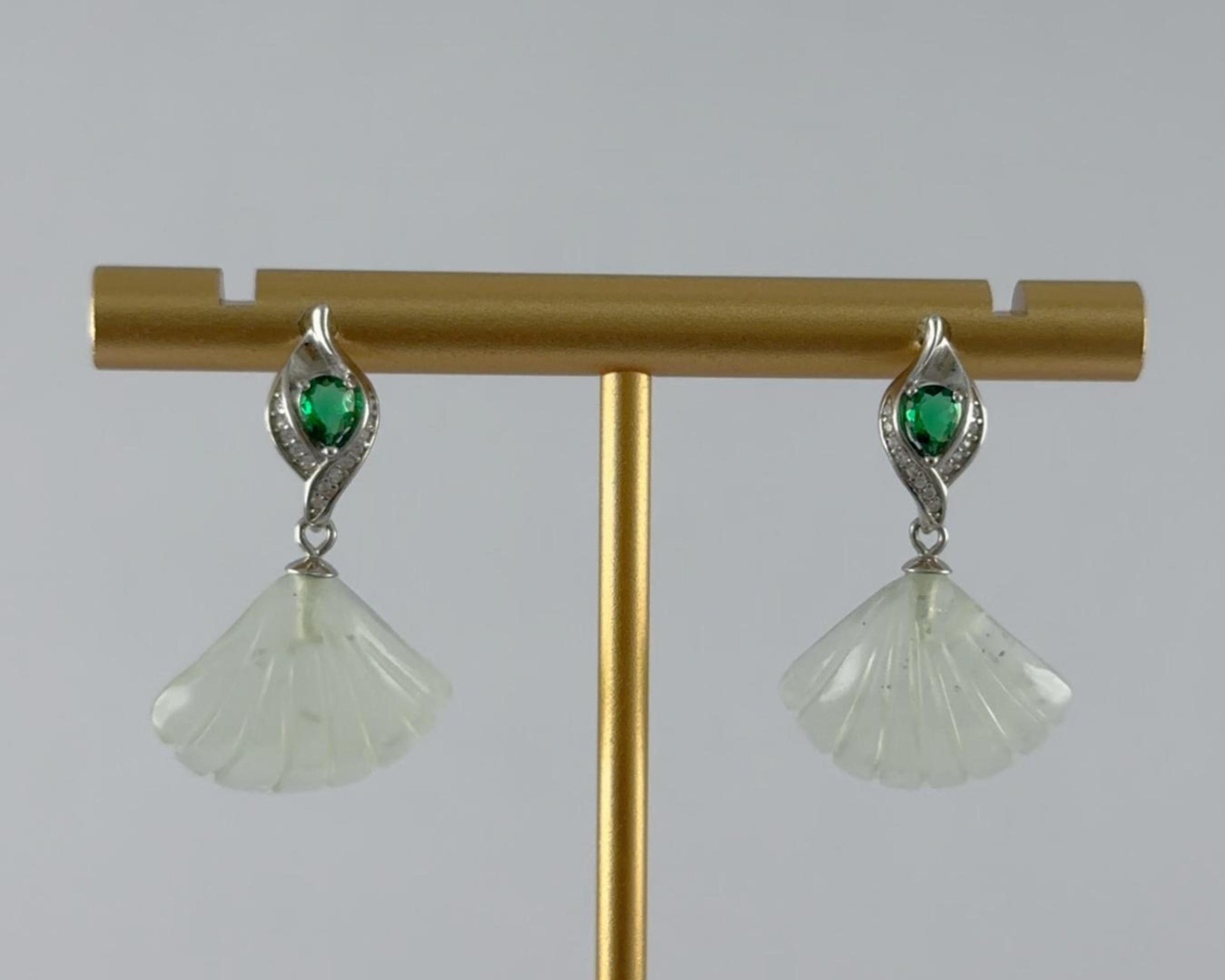 金色花苞形贝壳耳钉 - 图片 4