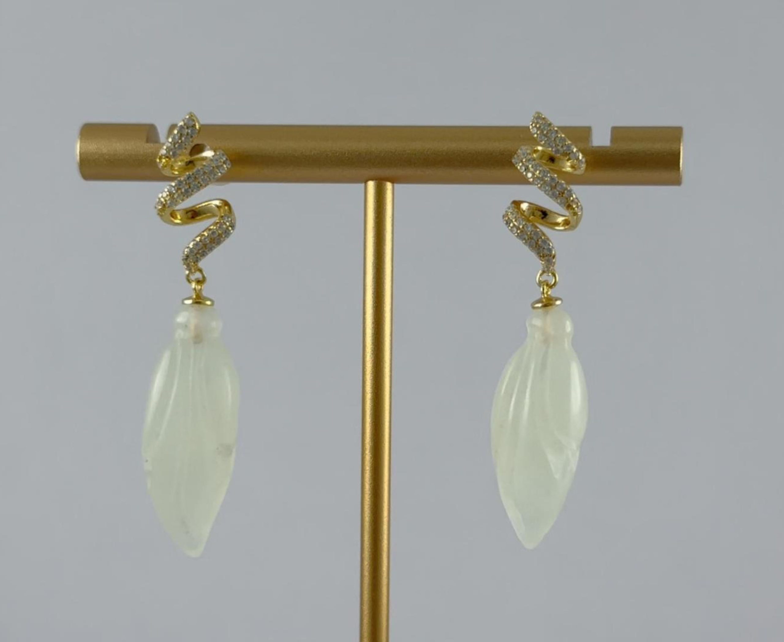 金色螺旋形玉兰花耳钉 - 图片 4