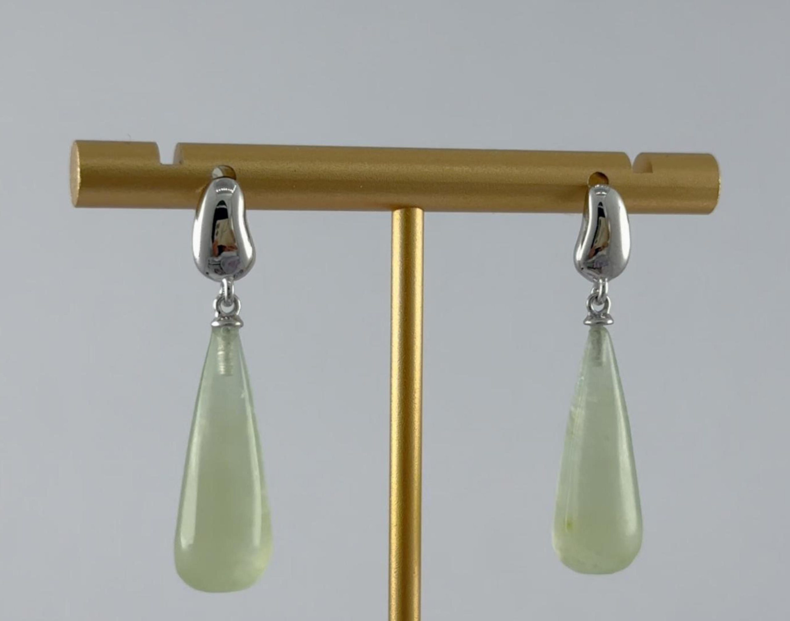 银色水滴形锥形水滴耳钉 - 图片 4