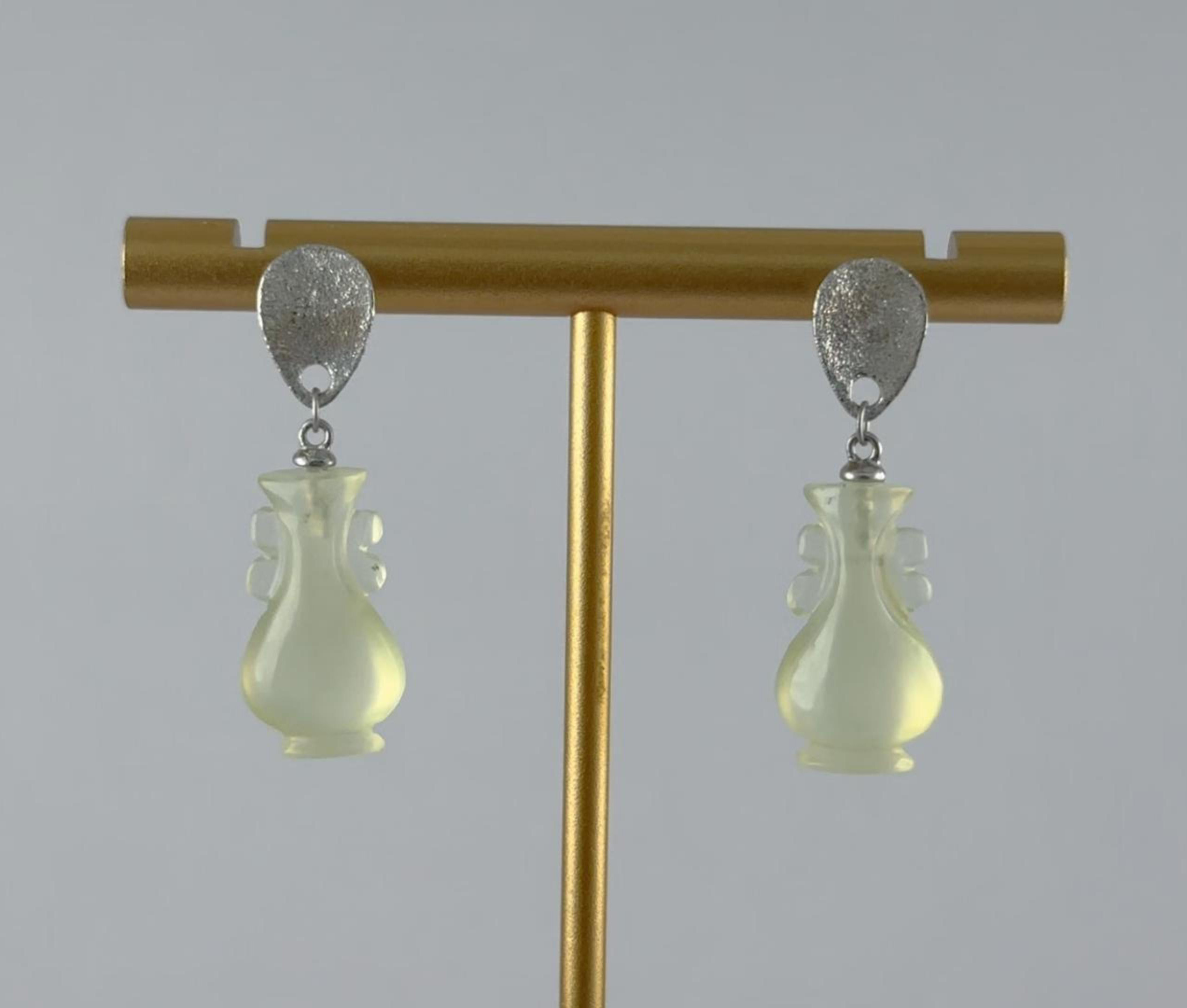 银色水滴形如意瓶耳钉 - 图片 4