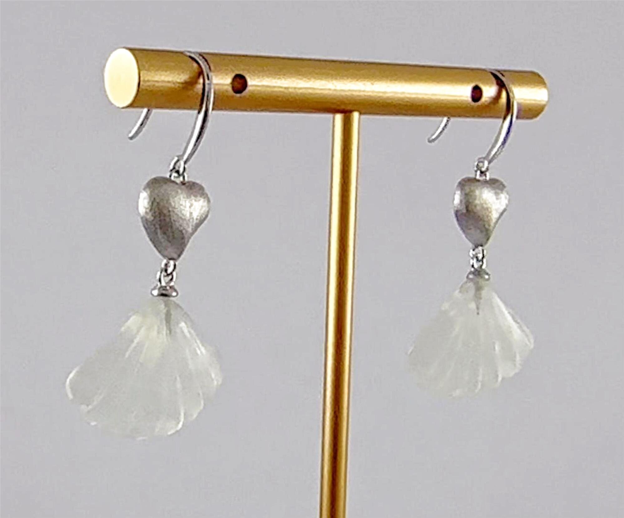 银色桃心形贝壳耳环 - 图片 4