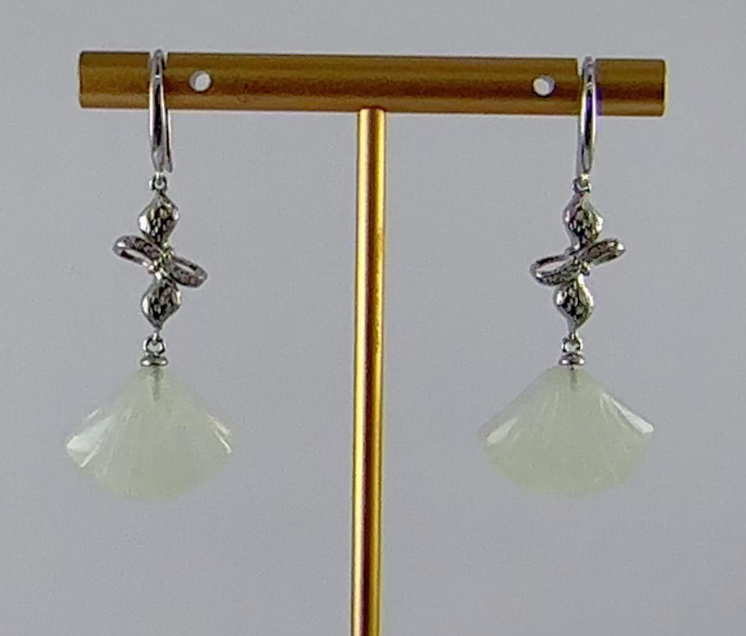 银色飘带系扣形贝壳耳环 - 图片 4