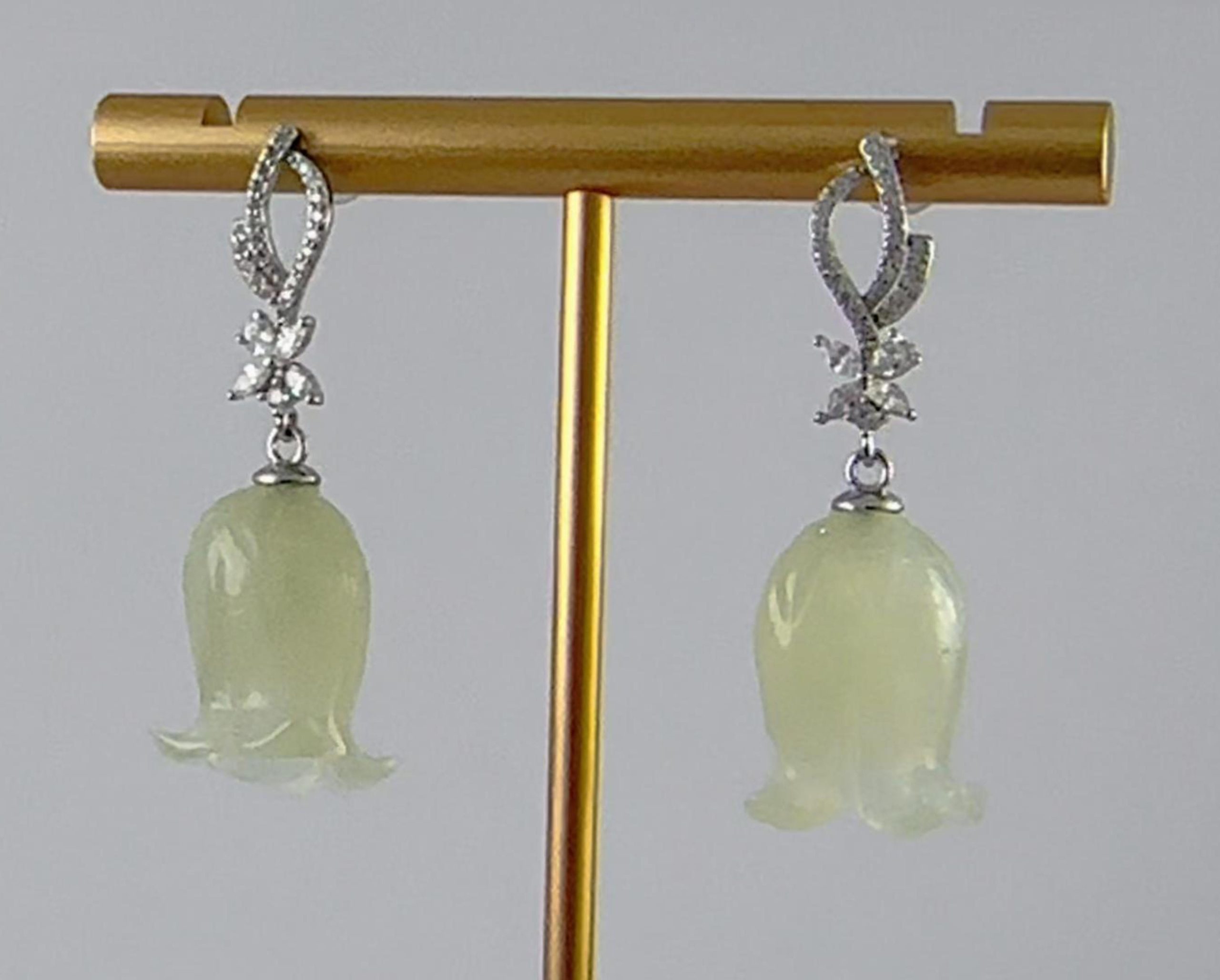 银色花苞形铃兰花耳钉 - 图片 4