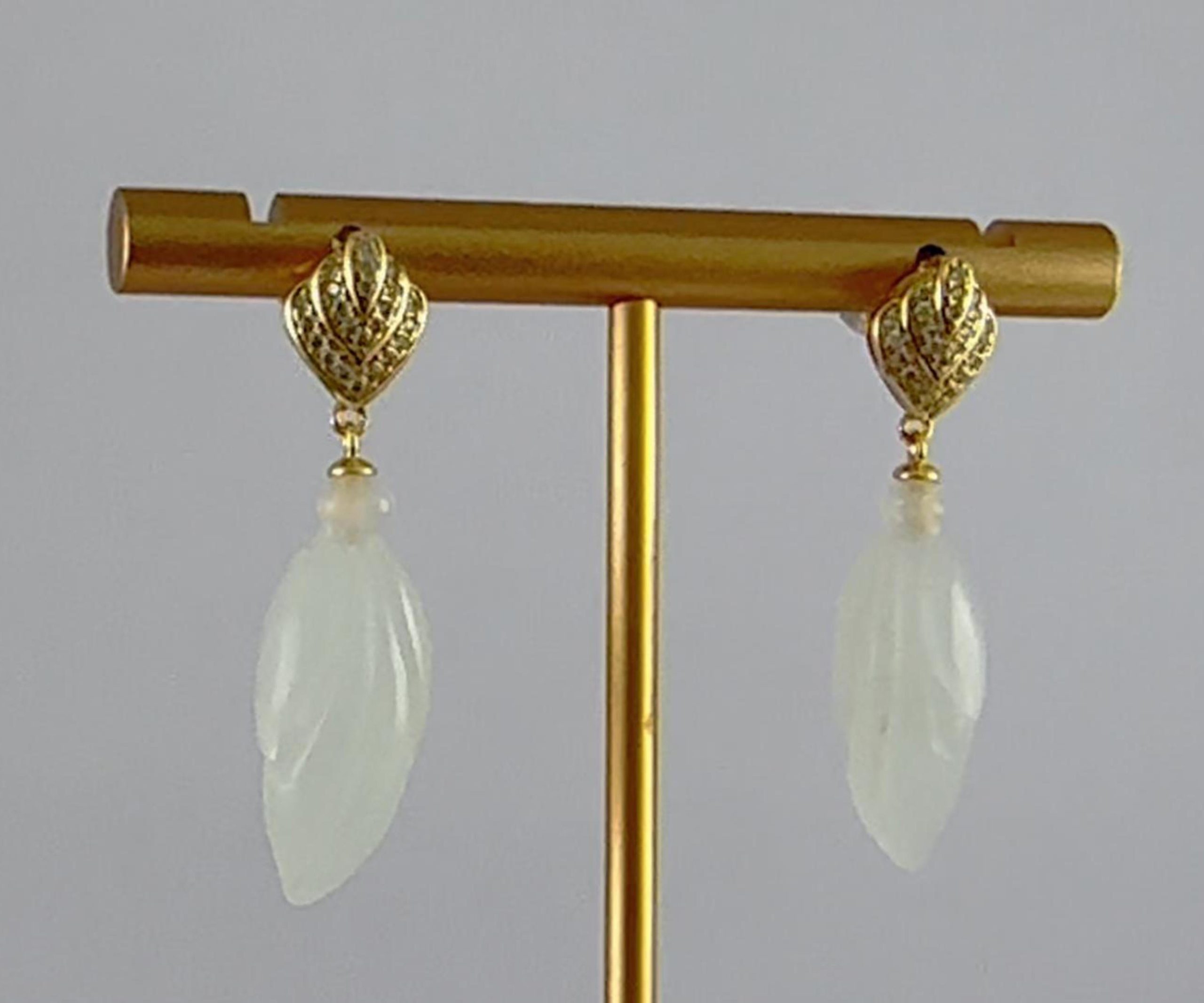 金色贝壳形大玉兰花耳钉 - 图片 4