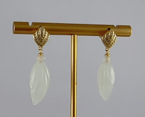 金色贝壳形大玉兰花耳钉 - 图片 3