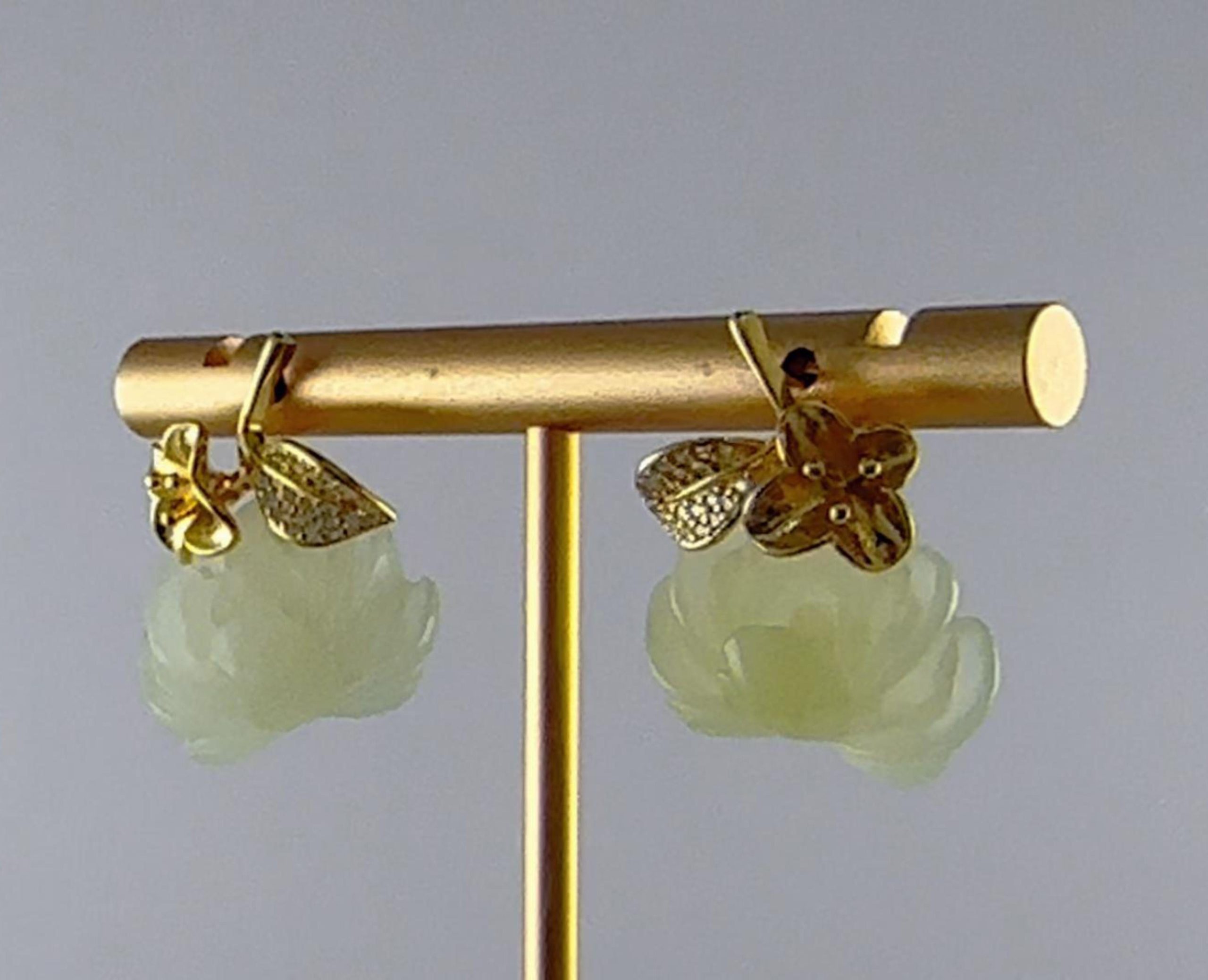 金色带叶花朵形小牡丹花耳钉 - 图片 4