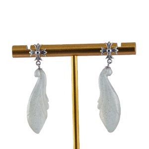 银色十字形玉兰花耳钉