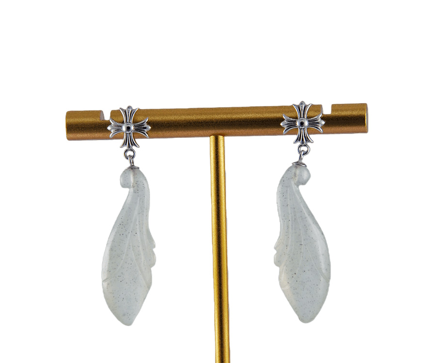 银色十字形玉兰花耳钉