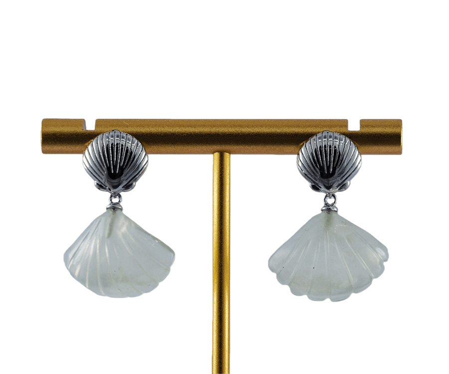 银色贝壳形贝壳耳钉