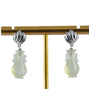 银色贝壳形如意瓶耳钉