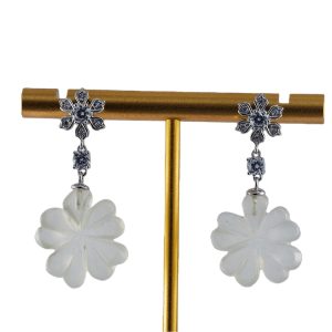 银色钻花朵四叶草耳钉