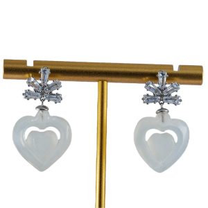 银色钻花冠形桃心耳钉