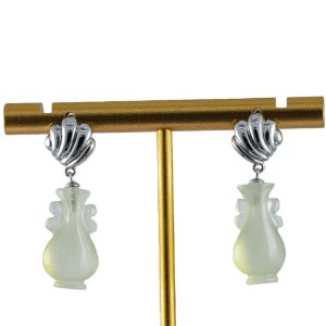 银色贝壳形如意瓶耳钉