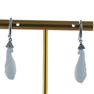 银色3颗钻玉兰花耳钩