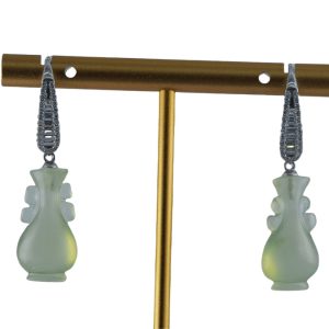 银色满镶水滴形如意瓶耳环