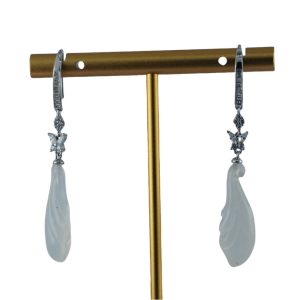 银色蝴蝶形玉兰花耳环