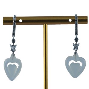 银色蝴蝶形桃心耳环