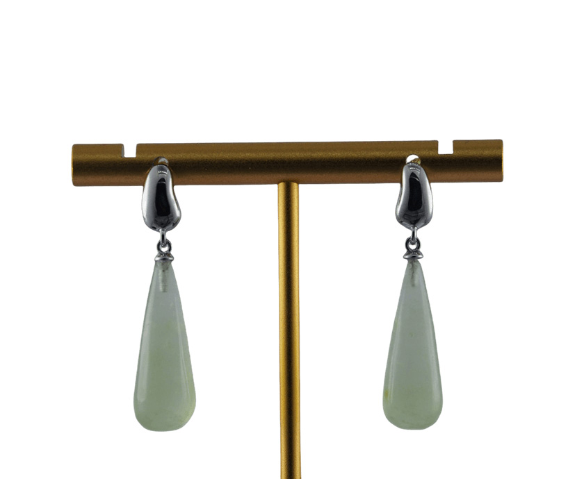 银色水滴形锥形水滴耳钉