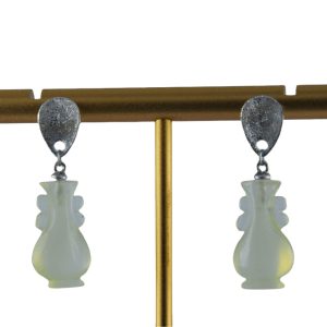 银色水滴形如意瓶耳钉