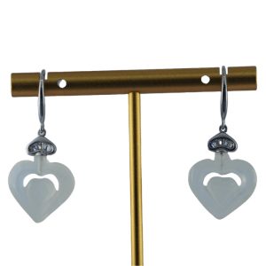 银色桃心形桃心耳钉