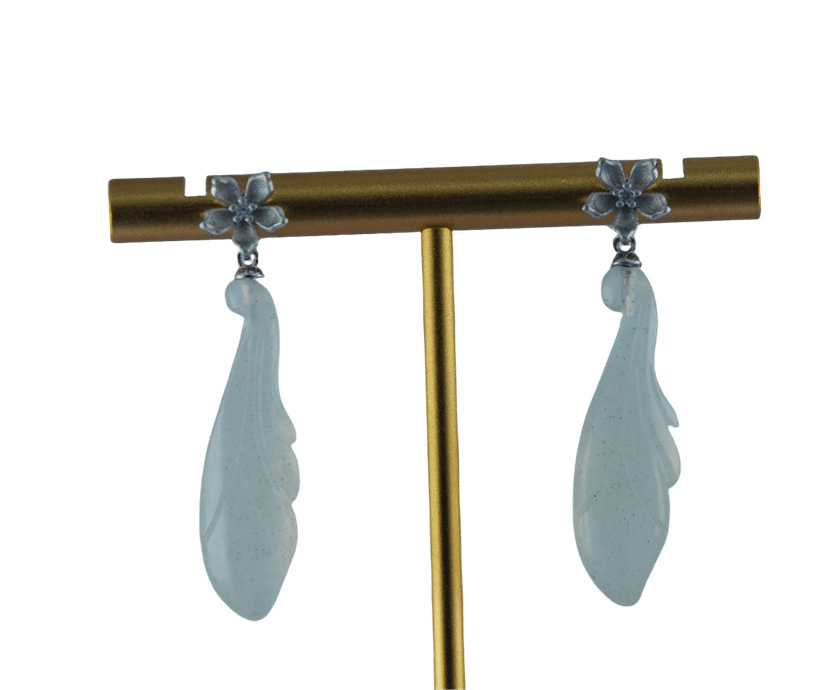 银色花朵形玉兰花耳钉