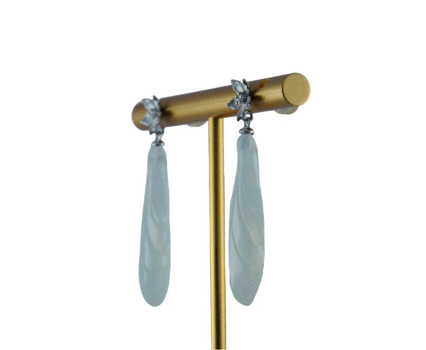 银色花朵形玉兰花耳钉 - 图片 2