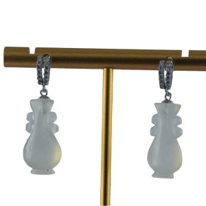 银色V形如意瓶耳钉