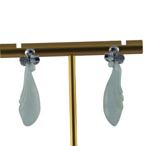 银色三瓣花形玉兰花耳钉