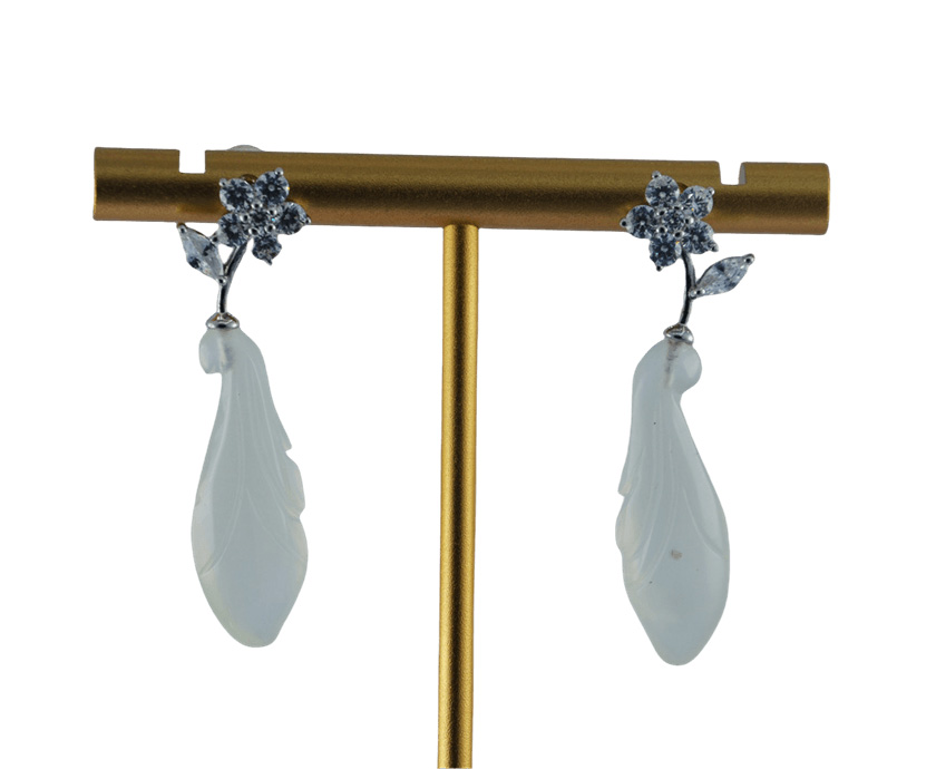 银色花朵形玉兰花耳钉