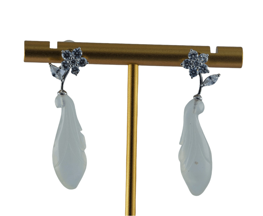 银色花朵形玉兰花耳钉 - 图片 2