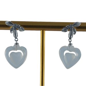 银色四瓣花形桃心耳钉