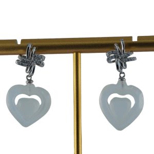 银色中国结形桃心耳钉