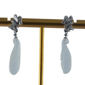 银色领结形玉兰花耳钉