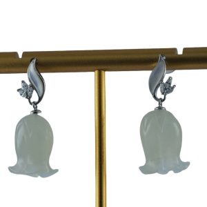 银色叶形铃兰花耳钉