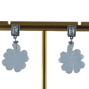 银色长方形四叶草耳钉